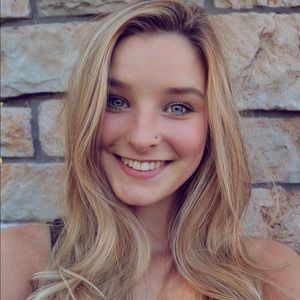 Meet your Posher, Nicole